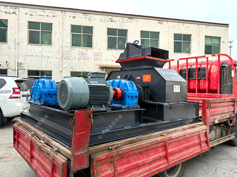 750X500對(duì)輥破碎機(jī)發(fā)貨圖片